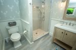 Master bathroom En suite with shower
